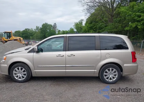 2016 Chrysler Town & Country Touring from USA, damaged, VIN 2C4RC1BG3GR190312